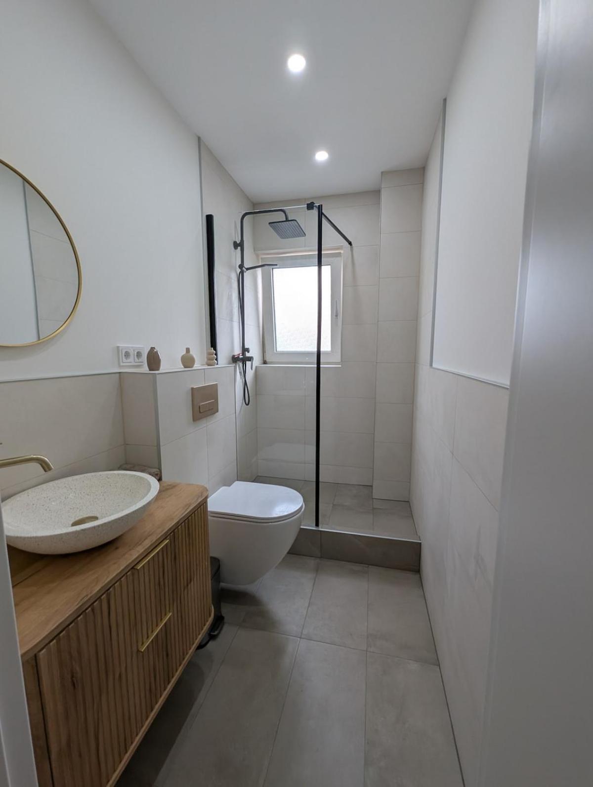 3 Flat In Cosy Area Of Apartment