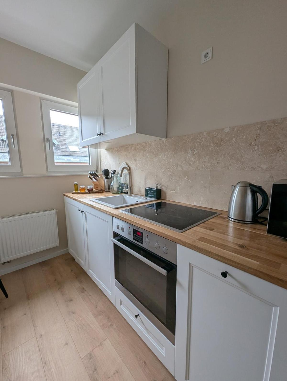 3 Flat In Cosy Area Of Apartment *